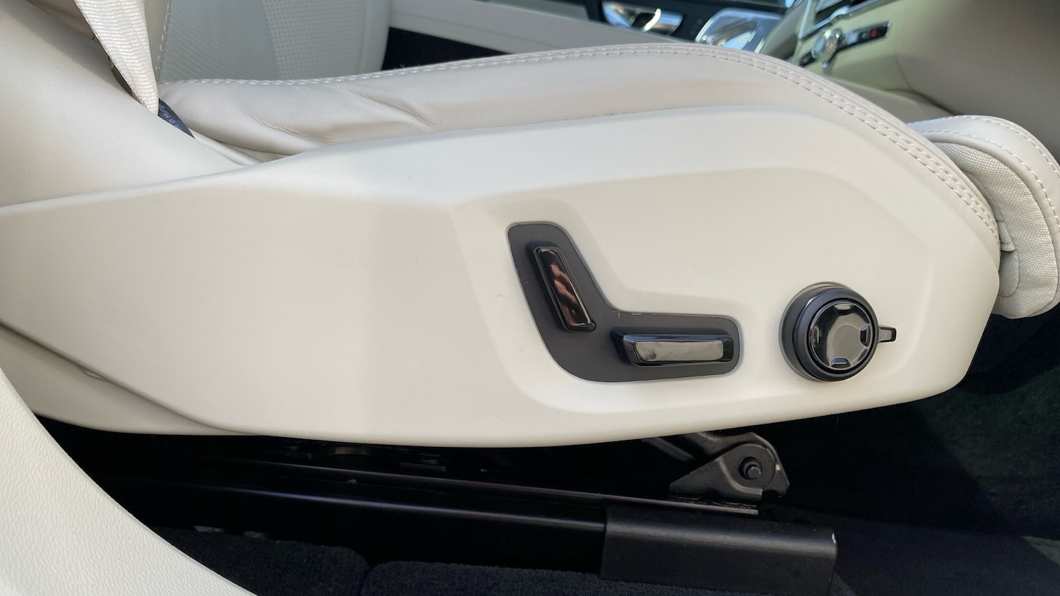 Used Volvo XC60 2024 for sale - 78180157: Photo 38