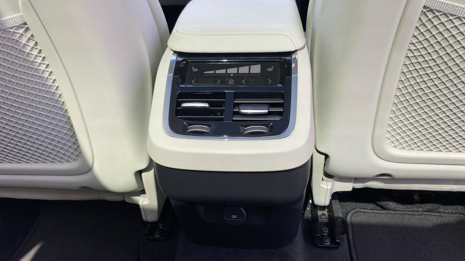 Used Volvo XC60 2024 for sale - 78180157: Photo 40