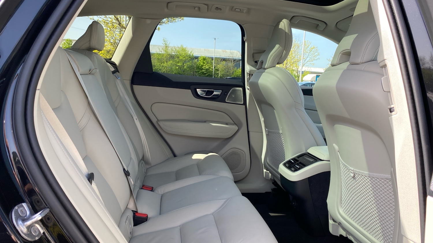 Used Volvo XC60 2024 for sale - 78180157: Photo 6