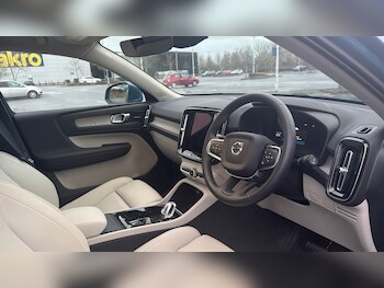 Used Volvo XC40 2025 for sale - 76833989: Photo