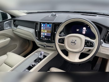 Used Volvo XC60 2025 for sale - 77296998: Photo