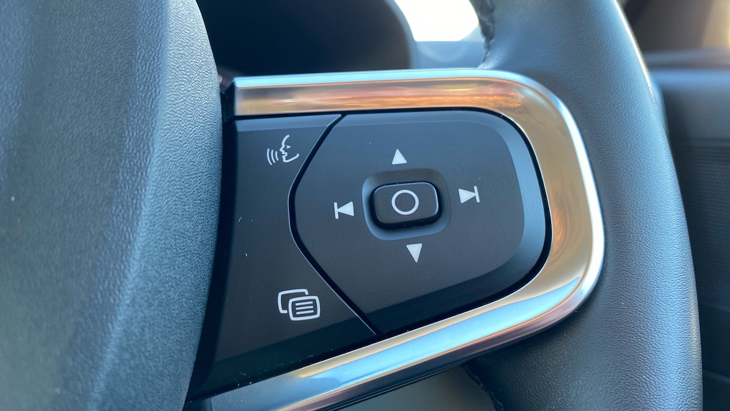 Used Volvo XC40 2022 for sale - 77207345: Photo 19