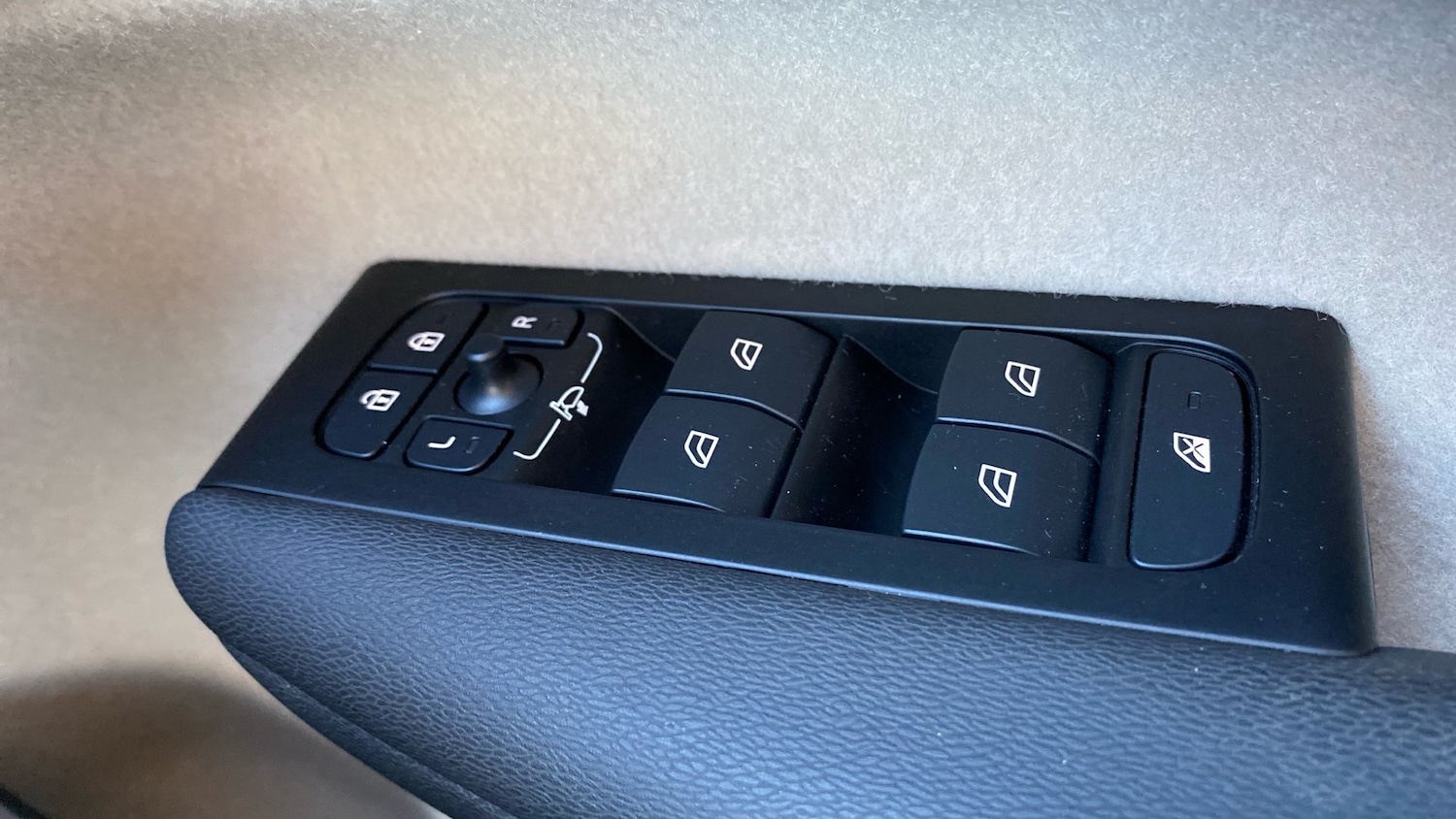 Used Volvo XC40 2022 for sale - 77207345: Photo 21