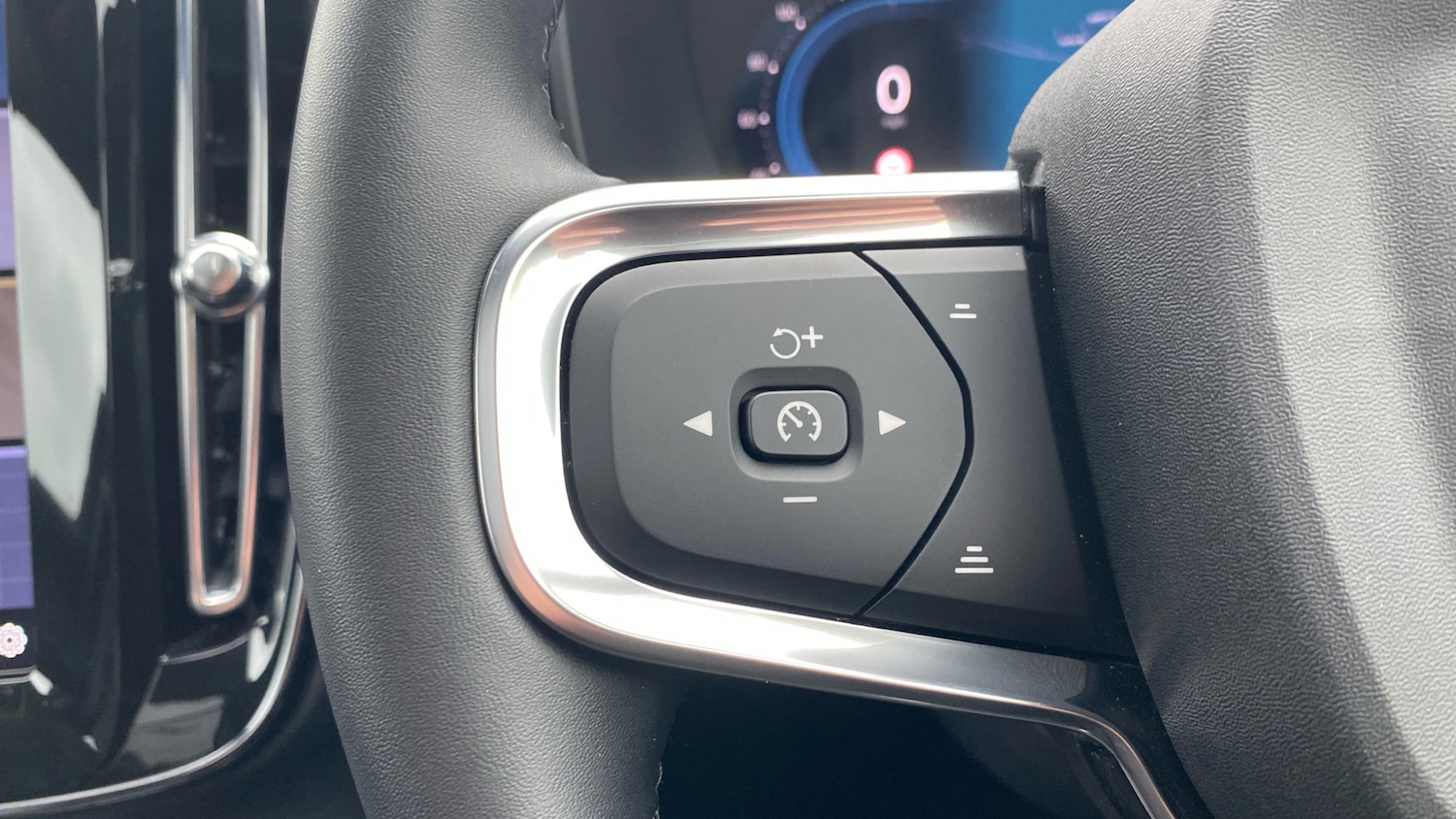 Used Volvo XC40 2024 for sale - 76653286: Photo 18