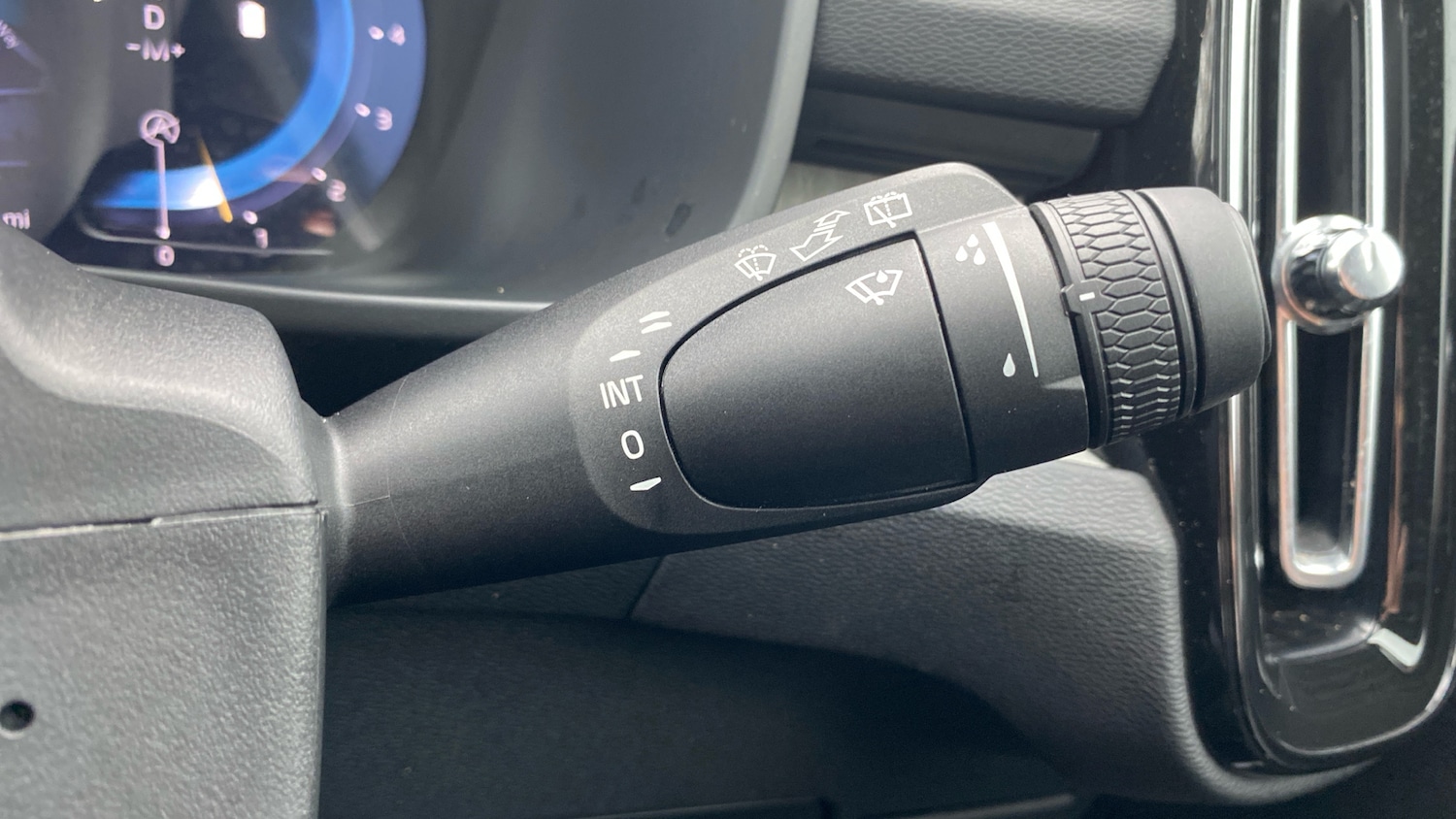 Used Volvo XC40 2024 for sale - 76653286: Photo 24