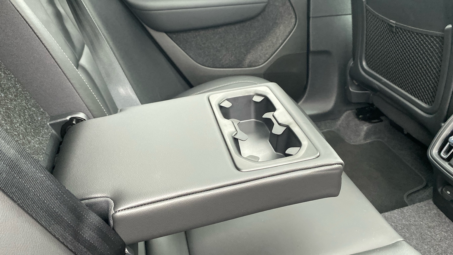 Used Volvo XC40 2024 for sale - 76653286: Photo 25