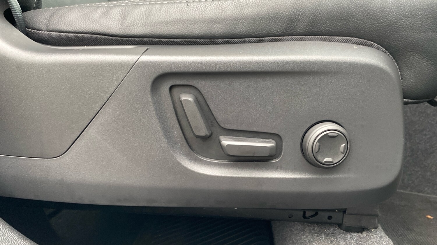 Used Volvo XC40 2024 for sale - 76653286: Photo 44