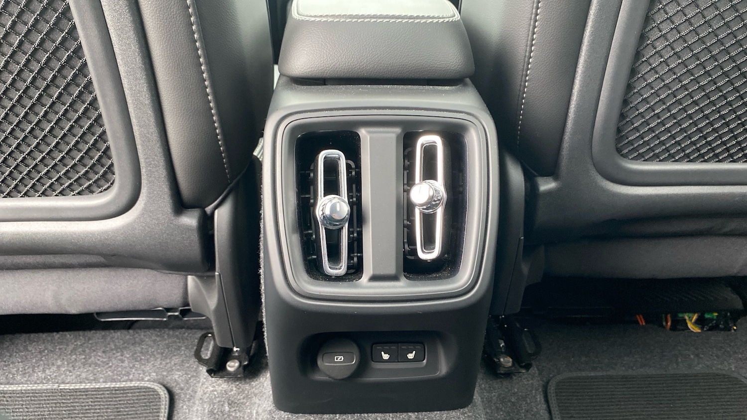 Used Volvo XC40 2024 for sale - 76653286: Photo 45