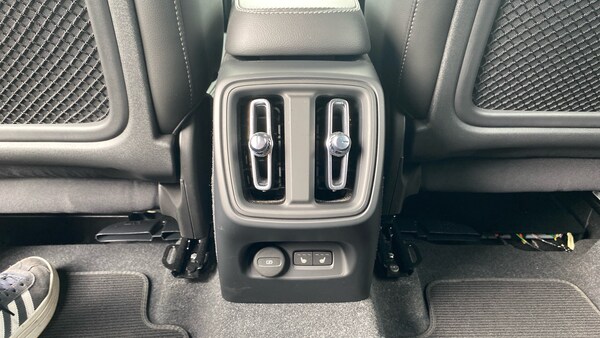 Used Volvo XC40 2023 for sale - 75241738: Photo 40
