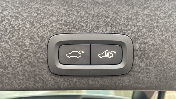 Used Volvo XC40 2023 for sale - 75241738: Photo 43