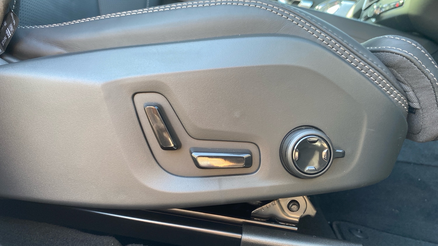 Used Volvo XC60 2025 for sale - 77465564: Photo 42