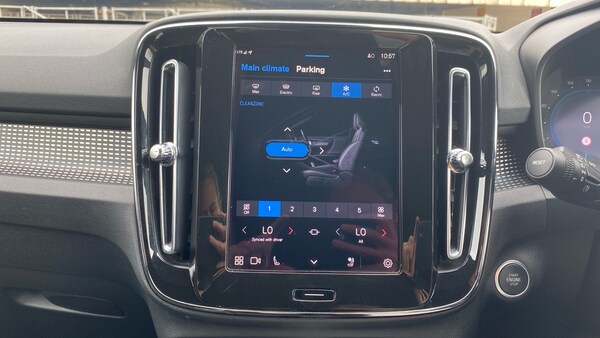 Used Volvo XC40 2024 for sale - 75304399: Photo 30