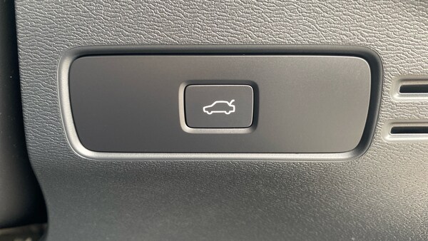Used Volvo XC40 2024 for sale - 75304399: Photo 39