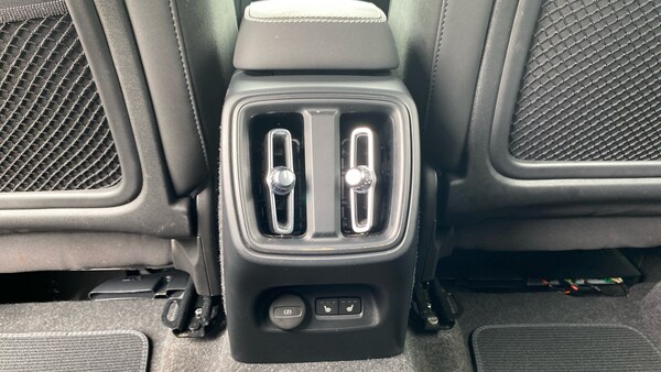 Used Volvo XC40 2024 for sale - 75304399: Photo 41