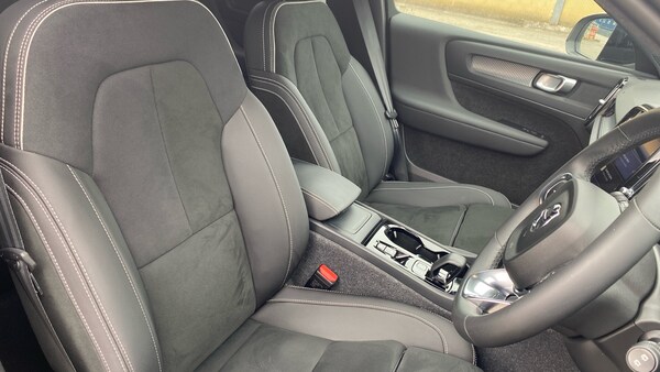 Used Volvo XC40 2024 for sale - 75304399: Photo 9