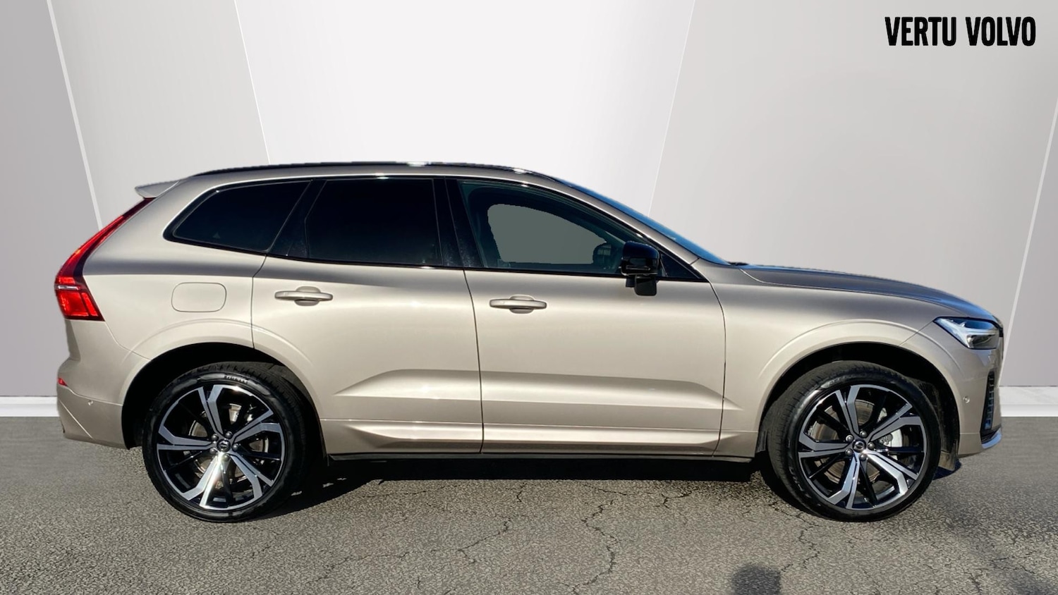 Used Volvo XC60 2025 for sale - 77462332: Photo 3