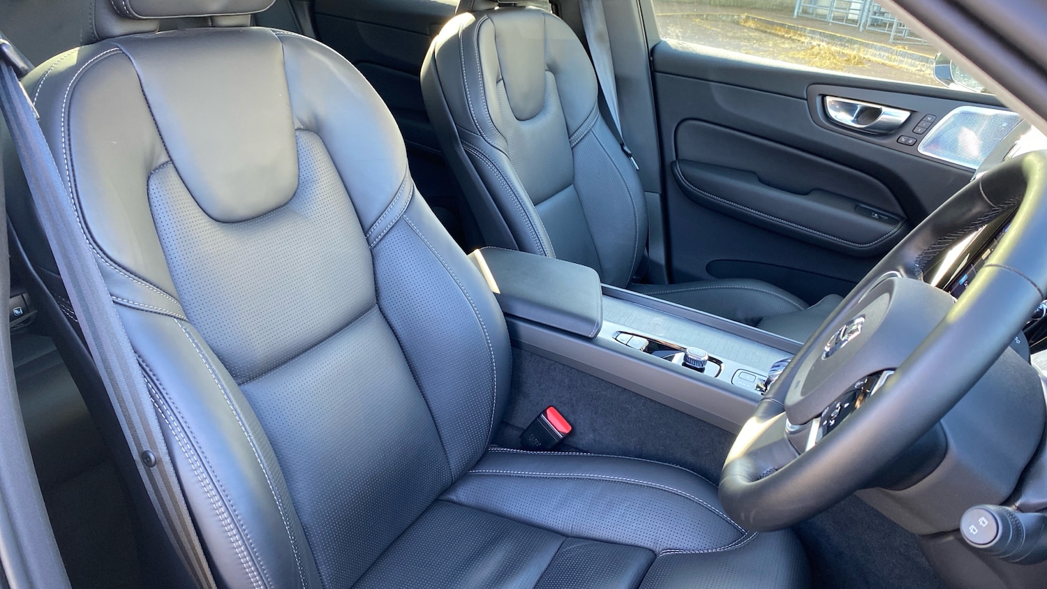 Used Volvo XC60 2025 for sale - 77462332: Photo 9