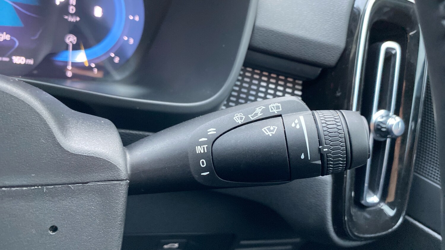 Used Volvo XC40 2024 for sale - 77687894: Photo 20