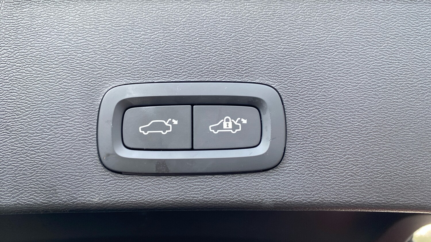 Used Volvo XC40 2024 for sale - 77687894: Photo 24