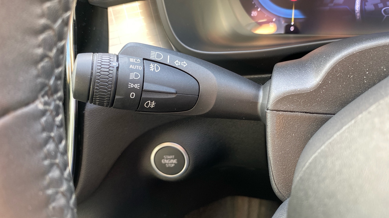 Used Volvo XC40 2023 for sale - 76653251: Photo 19