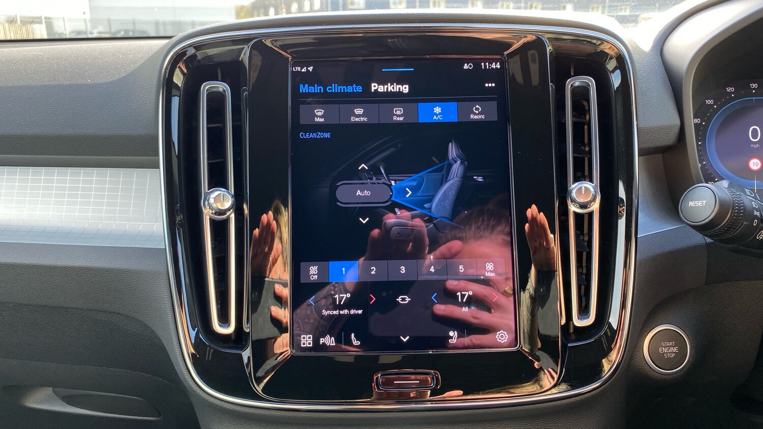 Used Volvo XC40 2023 for sale - 76653251: Photo 22