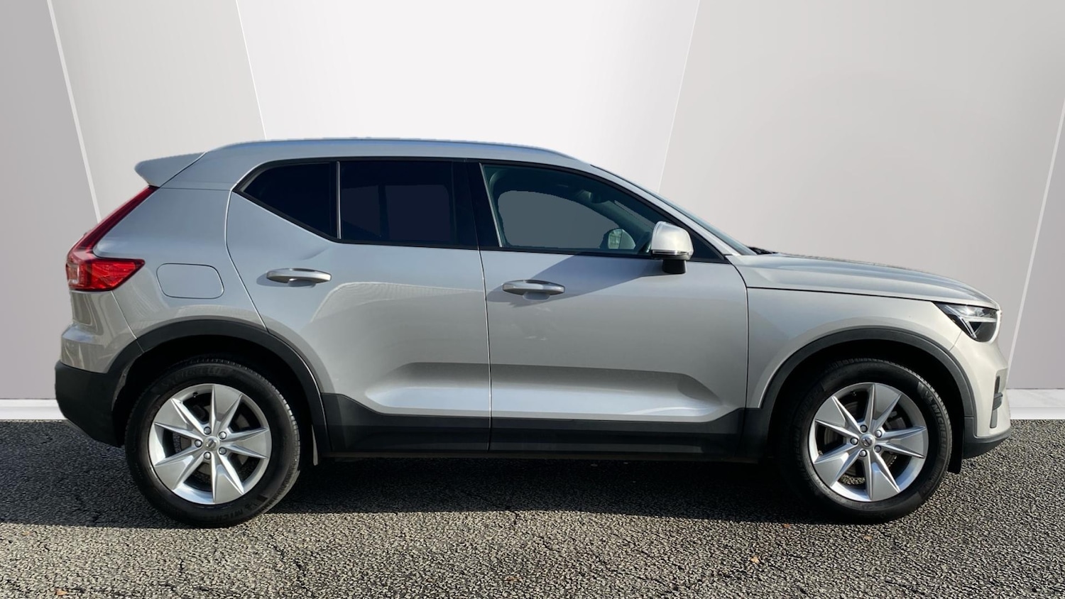 Used Volvo XC40 2023 for sale - 76653251: Photo 3