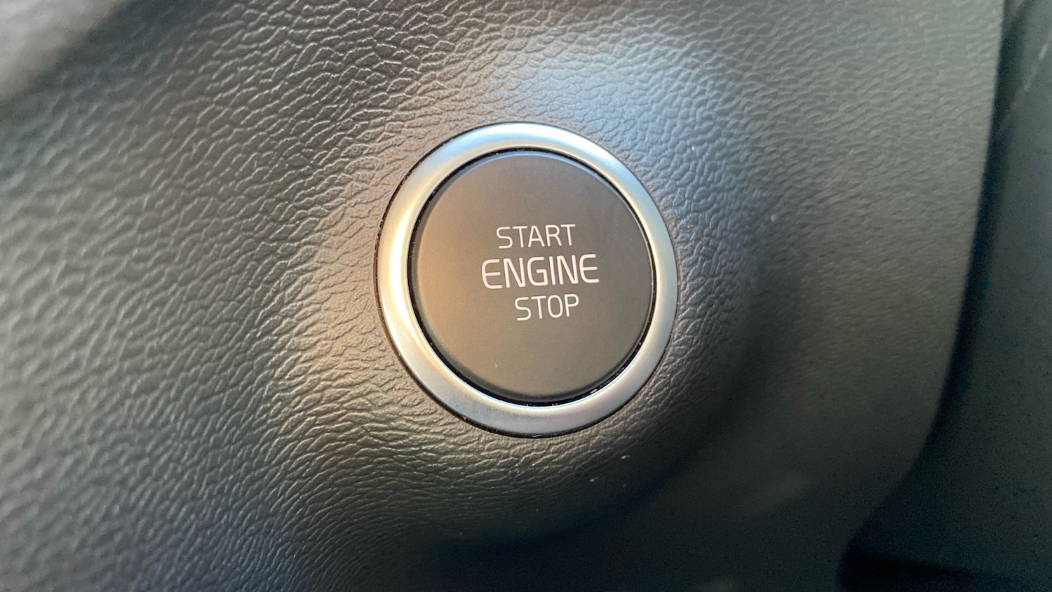 Used Volvo XC40 2023 for sale - 76653251: Photo 30