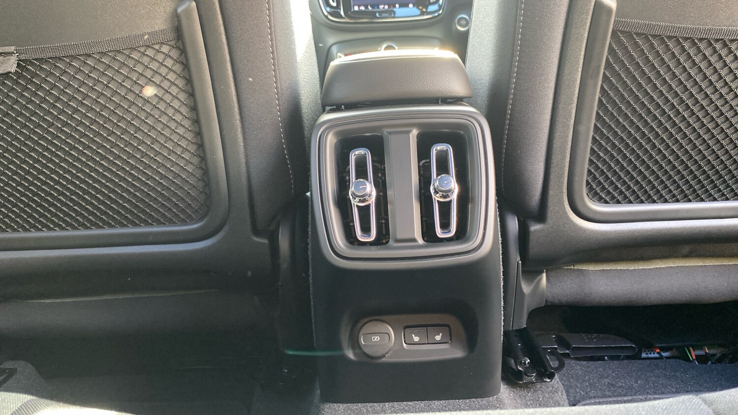 Used Volvo XC40 2023 for sale - 76653251: Photo 34