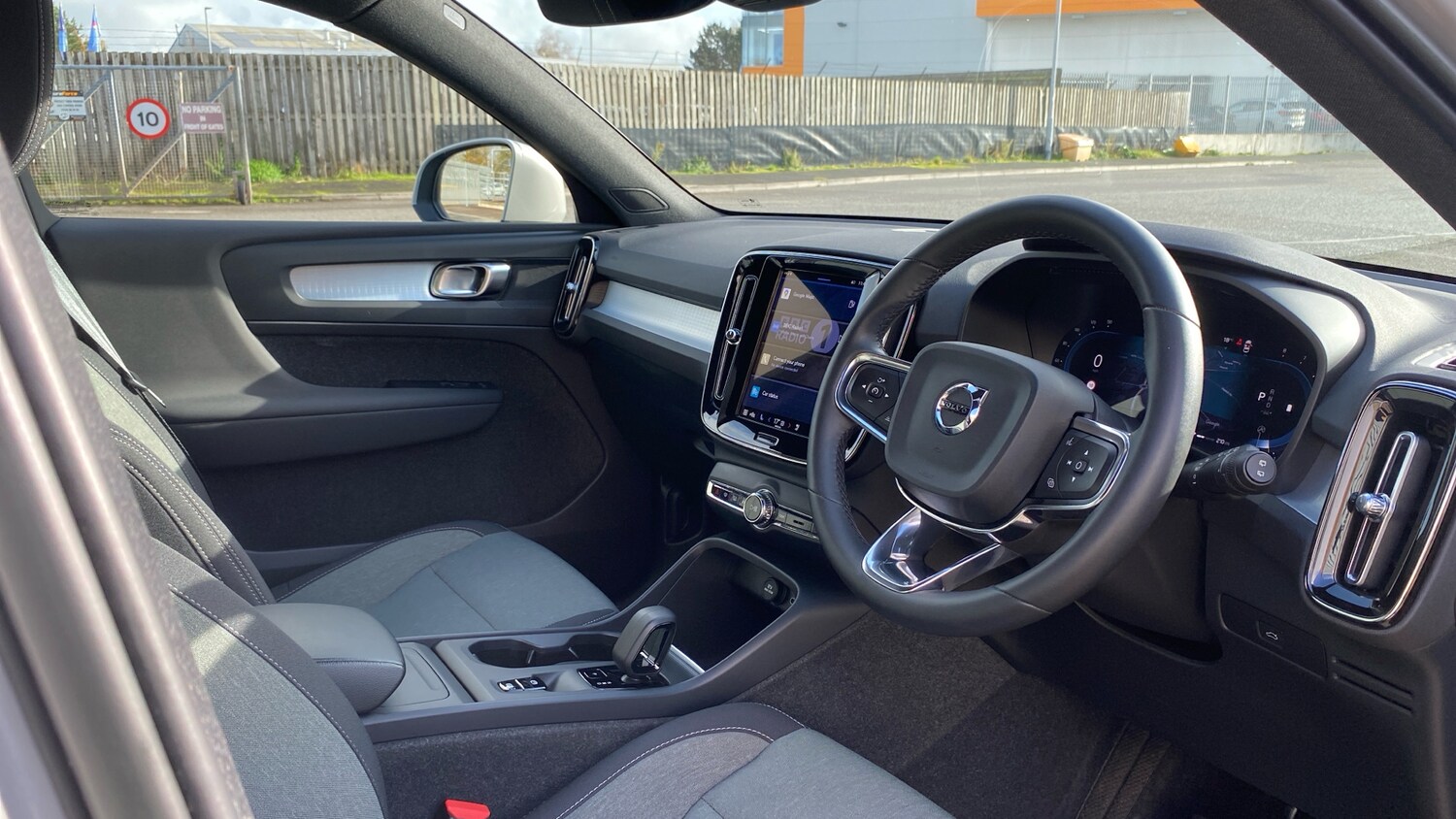 Used Volvo XC40 2023 for sale - 76653251: Photo 4