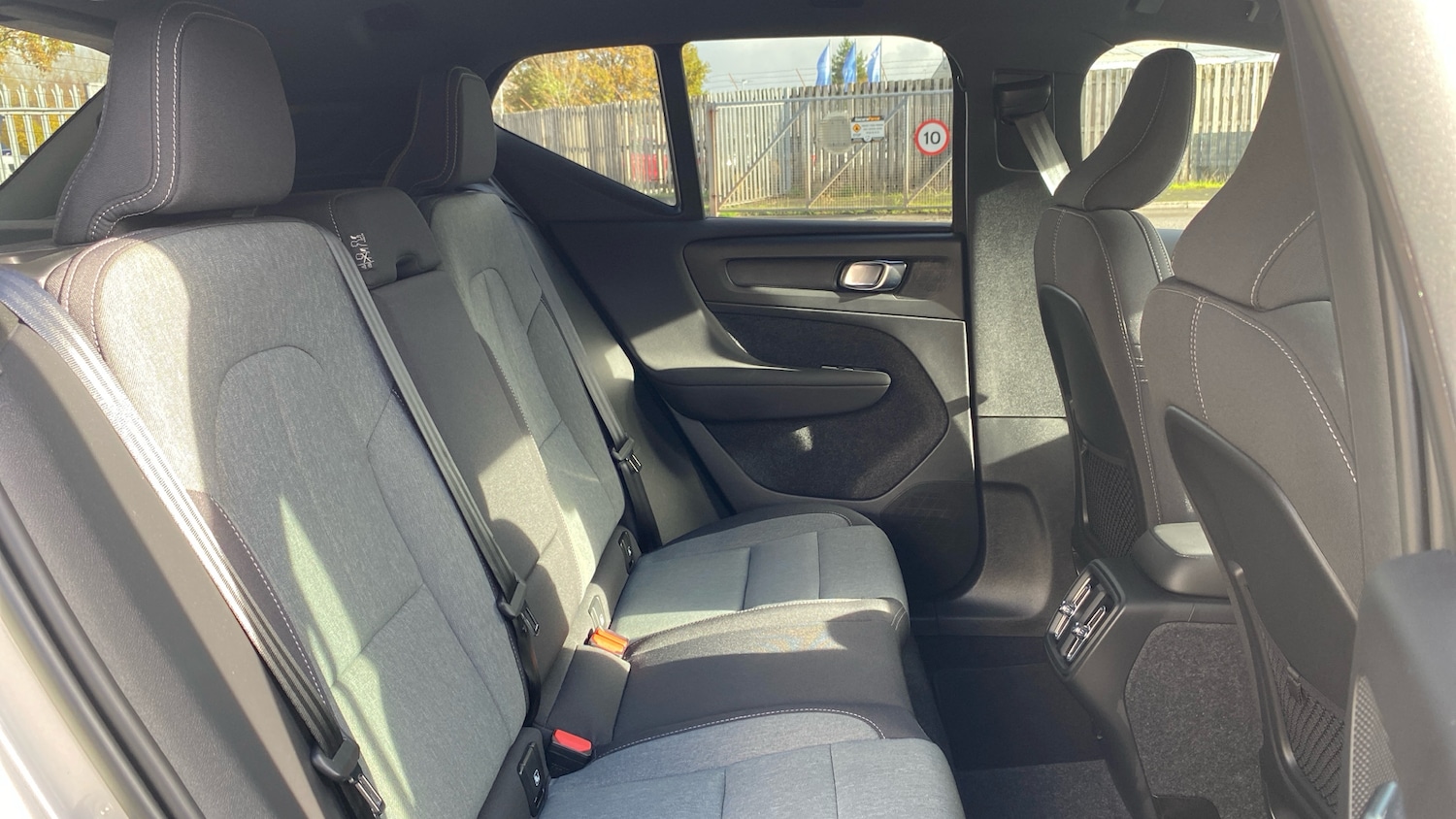 Used Volvo XC40 2023 for sale - 76653251: Photo 6