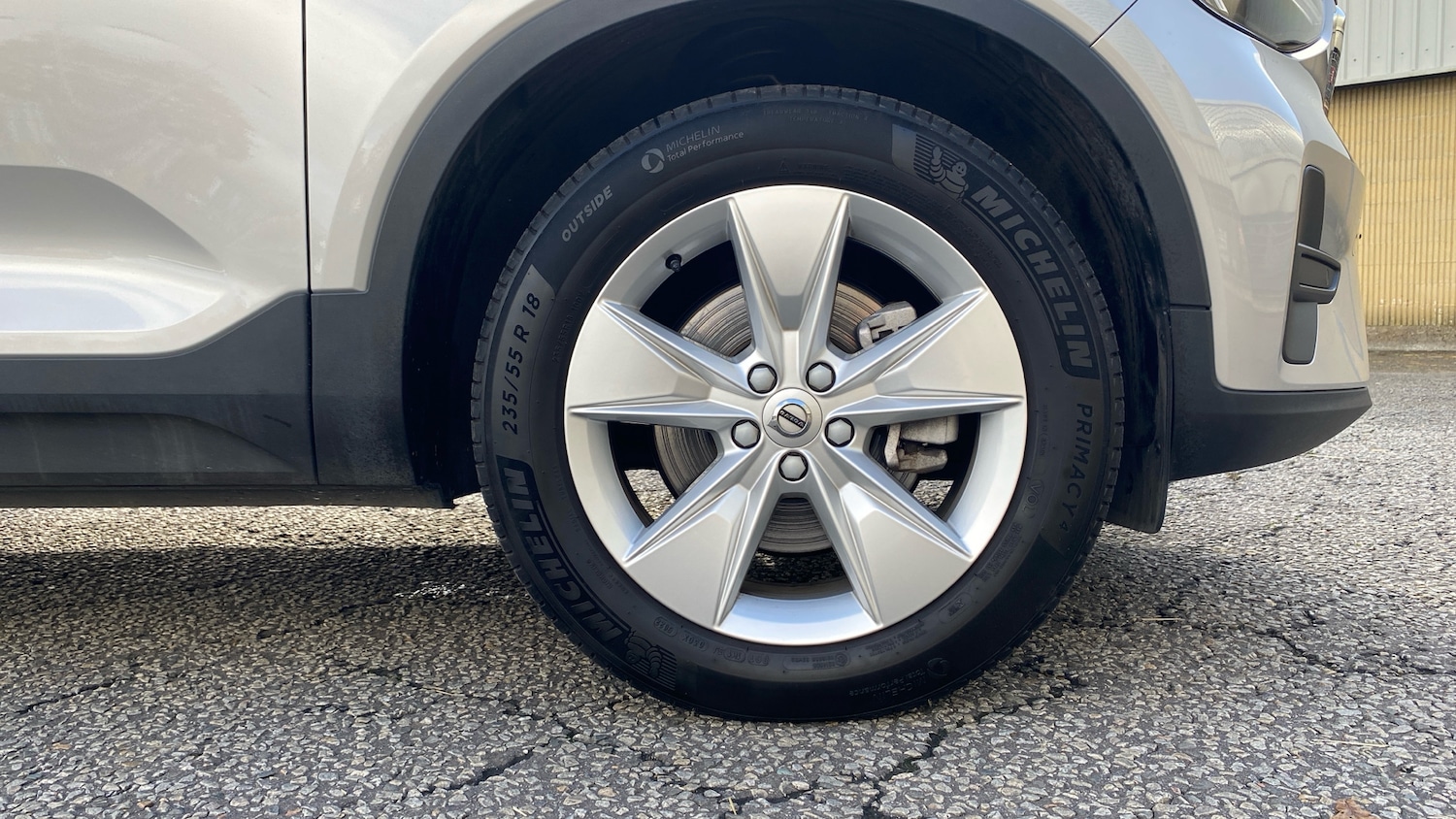 Used Volvo XC40 2023 for sale - 76653251: Photo 9