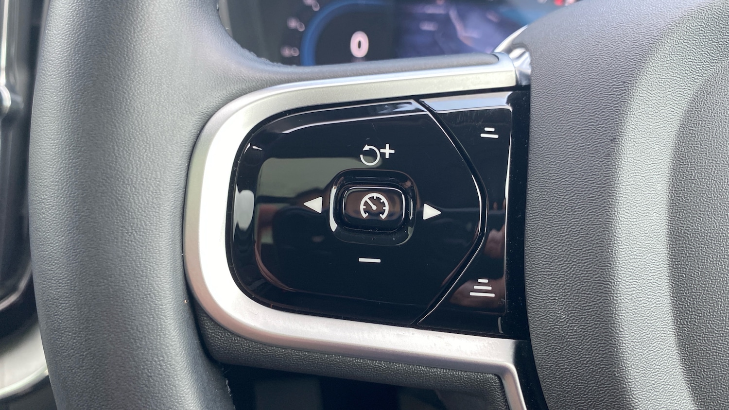 Used Volvo XC60 2025 for sale - 76653257: Photo 16