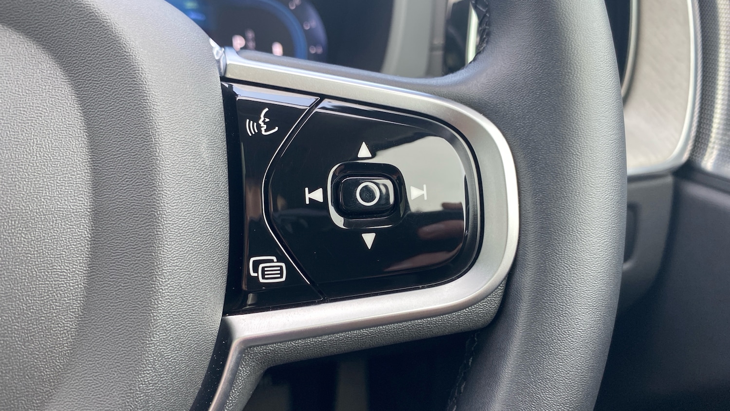 Used Volvo XC60 2025 for sale - 76653257: Photo 17