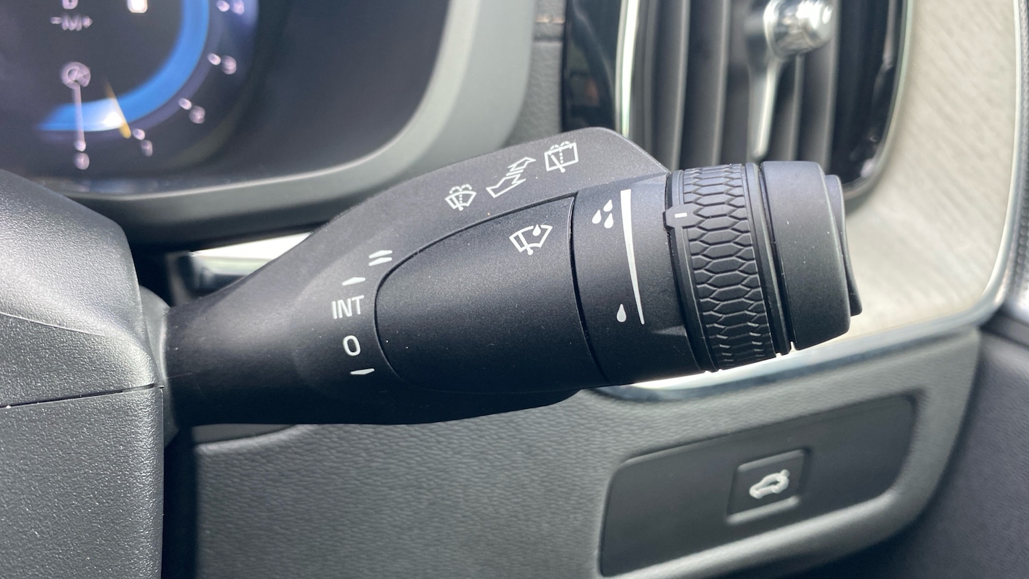 Used Volvo XC60 2025 for sale - 76653257: Photo 18