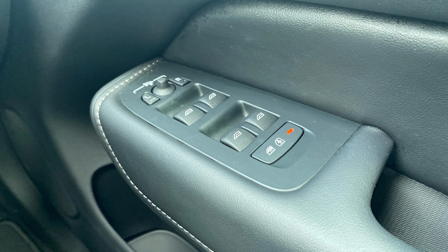 Used Volvo XC60 2025 for sale - 76653257: Photo 19