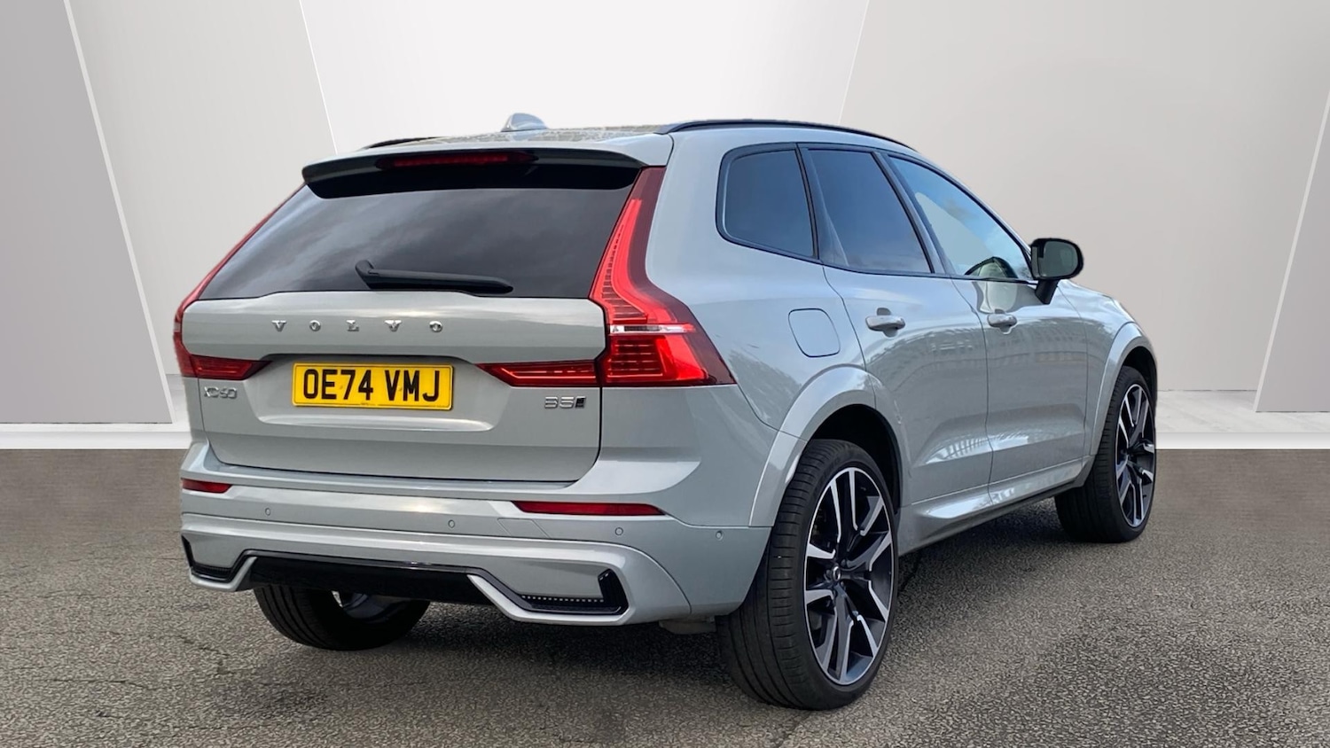 Used Volvo XC60 2025 for sale - 76653257: Photo 2