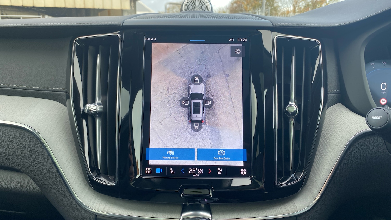 Used Volvo XC60 2025 for sale - 76653257: Photo 24