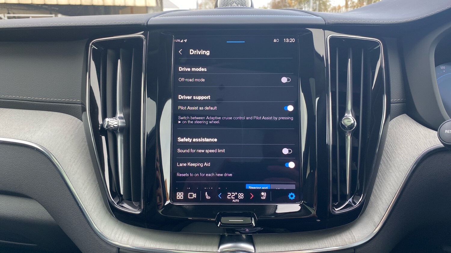 Used Volvo XC60 2025 for sale - 76653257: Photo 30