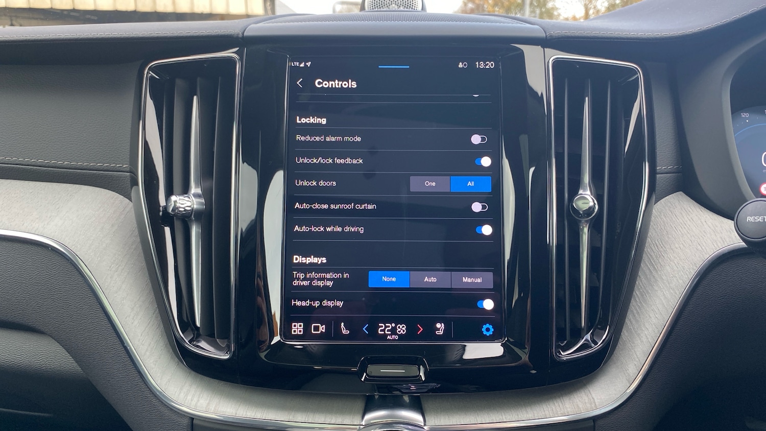 Used Volvo XC60 2025 for sale - 76653257: Photo 33