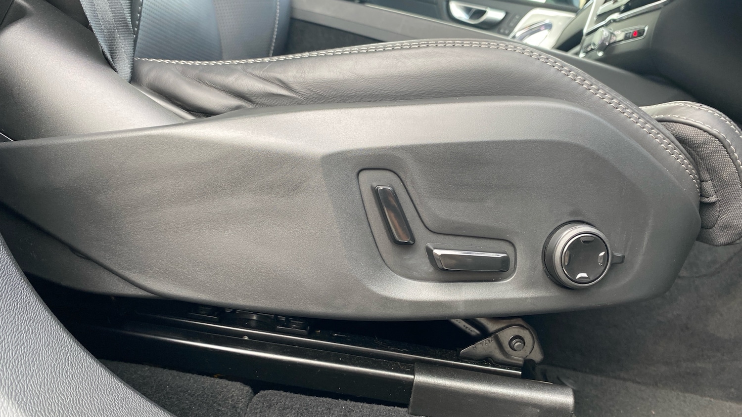 Used Volvo XC60 2025 for sale - 76653257: Photo 37