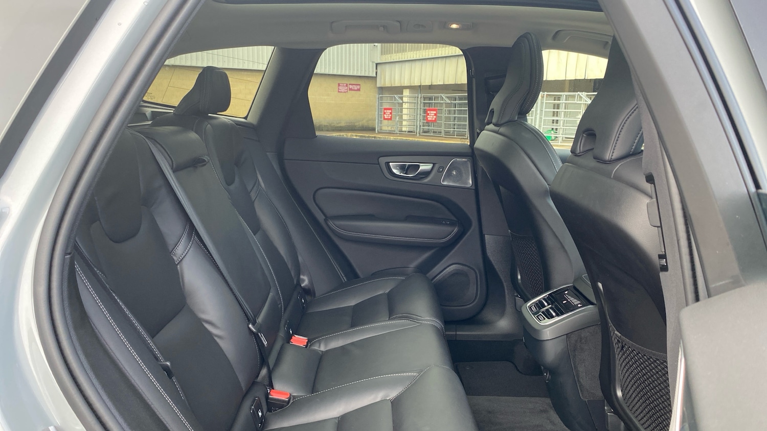 Used Volvo XC60 2025 for sale - 76653257: Photo 6