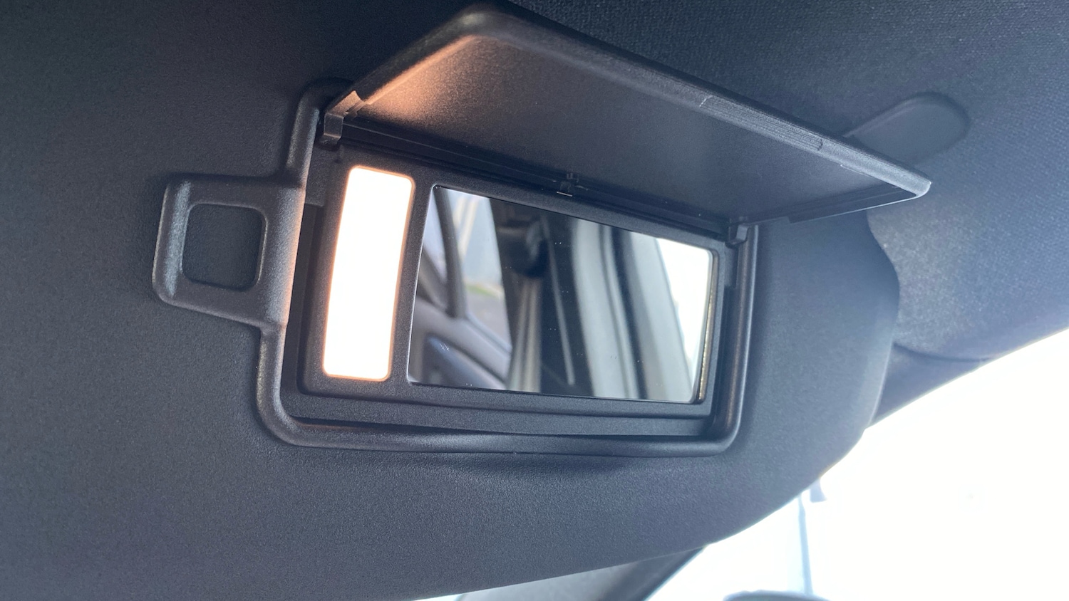 Used Volvo XC40 2025 for sale - 77681653: Photo 40