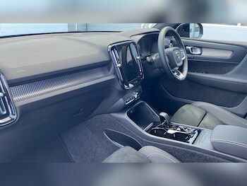 Used Volvo XC40 2025 for sale - 77681653: Photo