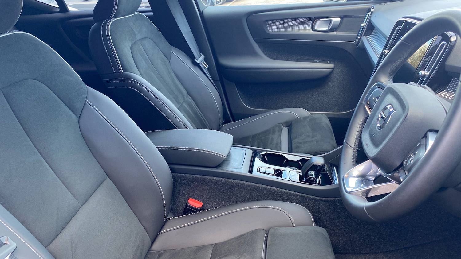 Used Volvo XC40 2025 for sale - 77681653: Photo 9