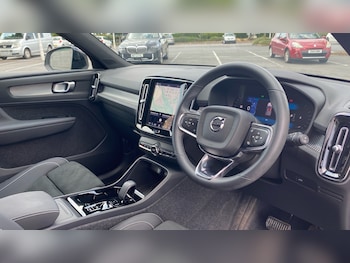 Used Volvo XC40 2024 for sale - 79165696: Photo