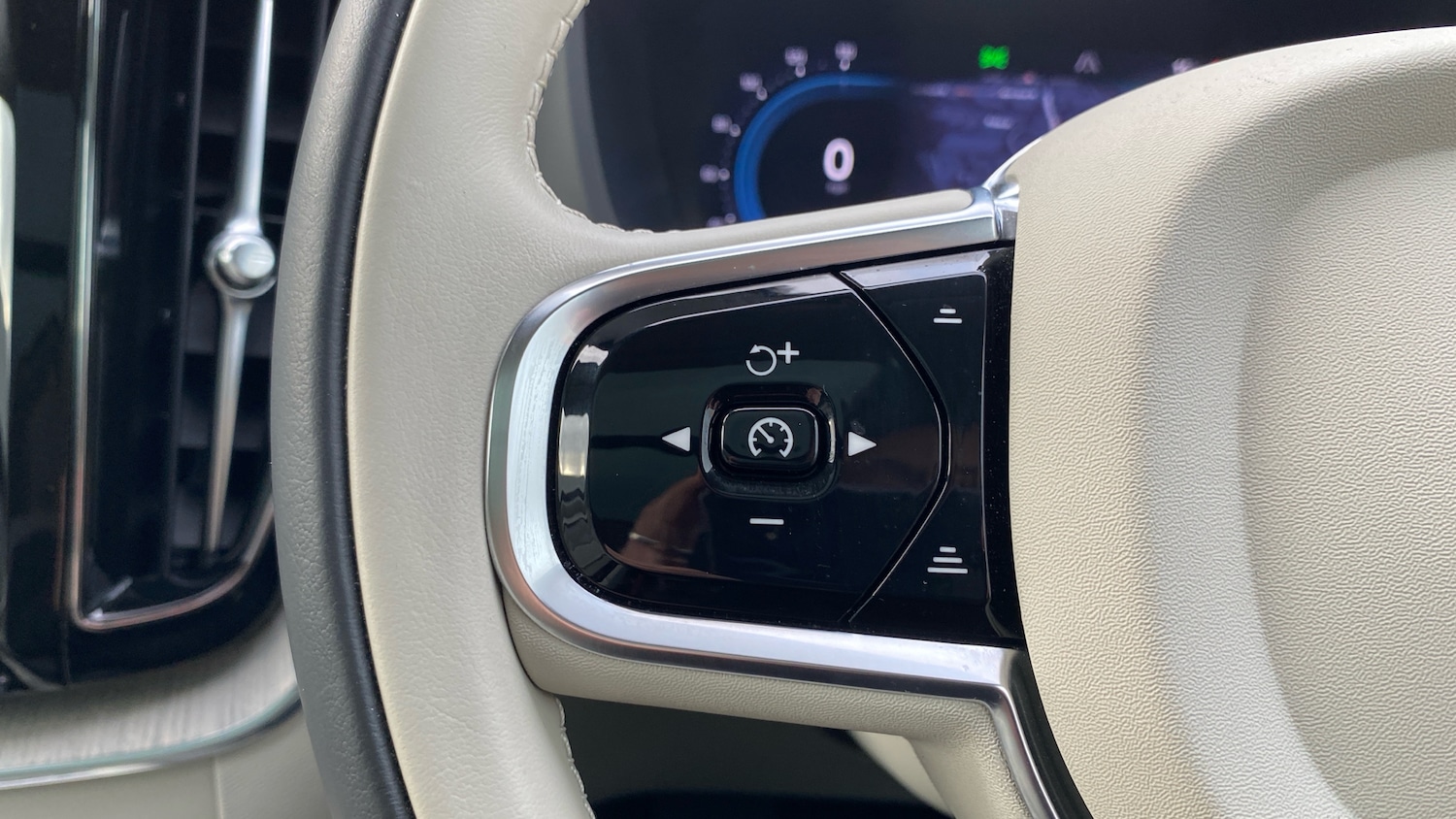 Used Volvo XC60 2022 for sale - 76653246: Photo 18