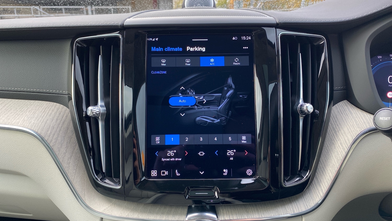 Used Volvo XC60 2022 for sale - 76653246: Photo 34