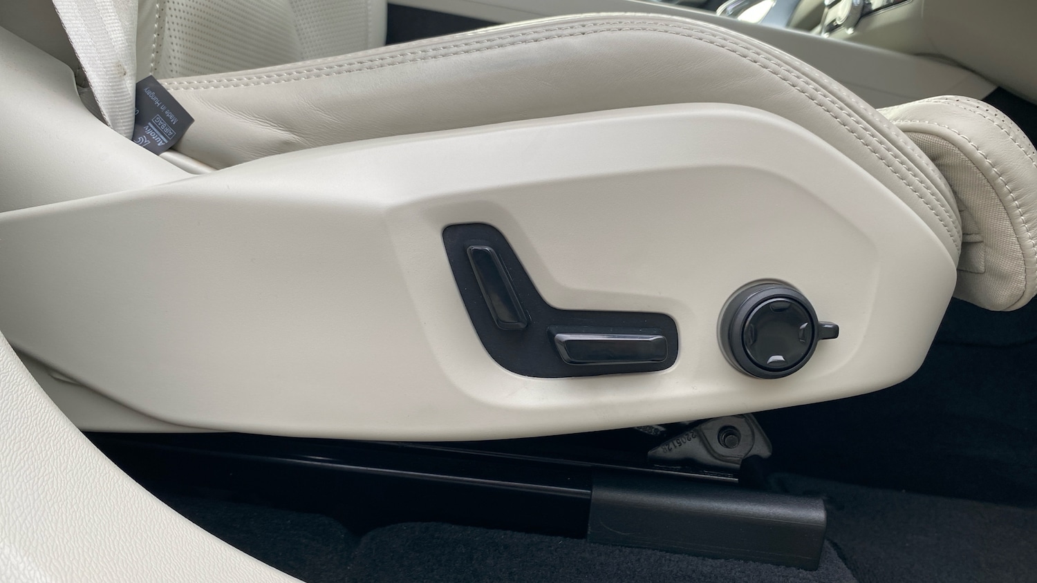 Used Volvo XC60 2022 for sale - 76653246: Photo 45