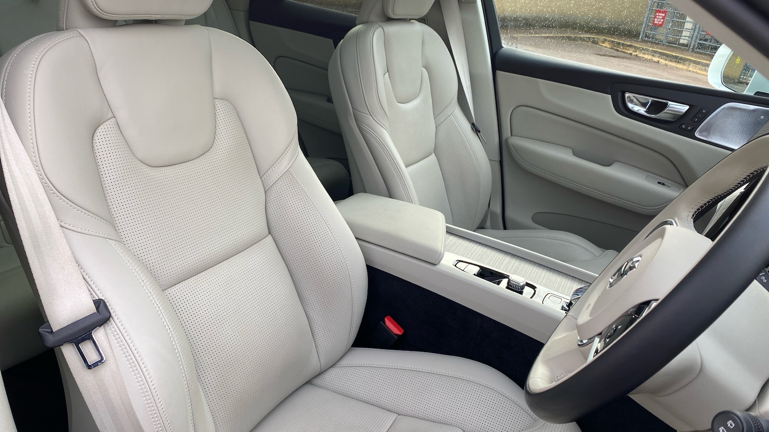 Used Volvo XC60 2022 for sale - 76653246: Photo 9