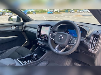 Used Volvo XC40 2025 for sale - 78701433: Photo